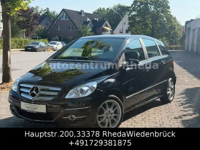 Gebraucht Mercedes B180 116 PS (85 kW) 2009 Schwarz Van / Kleinbus