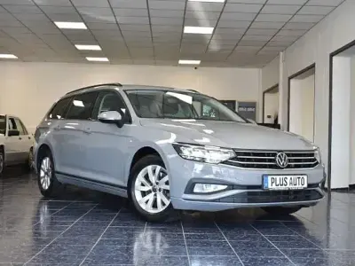 Gebraucht VW Passat 150 PS (110 kW) 2023 Mondsteingrau Kombi