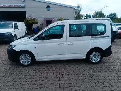 Gebraucht VW Caddy 102 PS (75 kW) 2022 Candyweiss Van / Kleinbus