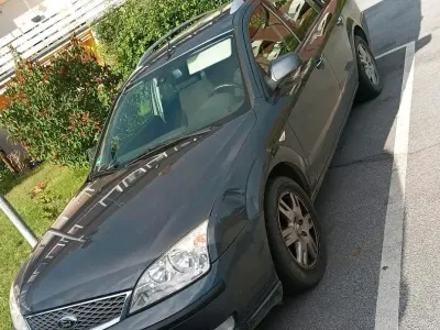 Gebraucht Ford Mondeo Ghia 130 PS (95 kW) 2005 Grau Kombi