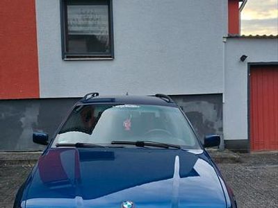 BMW 323