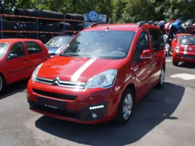 Gebraucht Citroën Berlingo Shine 110 PS (80 kW) 2017 Rot Van / Kleinbus