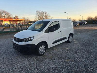 Gebraucht Peugeot Partner Premium 102 PS (75 kW) 2022 Weiß Van / Kleinbus