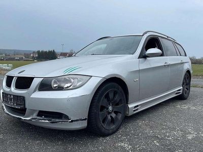 Gebraucht BMW 320 163 PS (119 kW) 2005 Silber Kombi