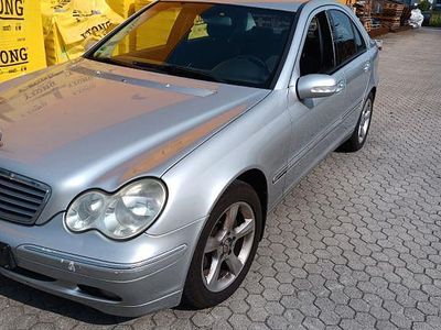 Mercedes C200