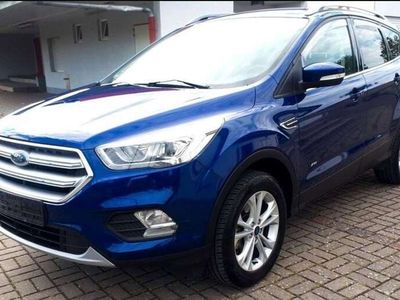 gebraucht Ford Kuga Titanium. TÜV Batterie Reifen Neu! Standheizung!