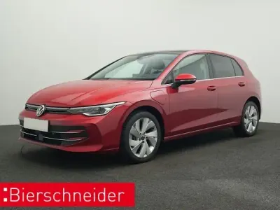 Gebraucht VW Golf VIII 204 PS (150 kW) 2025 Rot Limousine