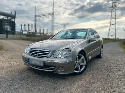 Gebraucht Mercedes C320 Avantgarde 224 PS (164 kW) 2005 Grau Limousine