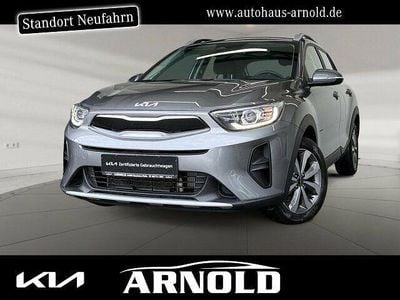Grau (astrograu) Gebraucht 2025 Kia Stonic Vision SUV | 17.850 € (Superpreis)