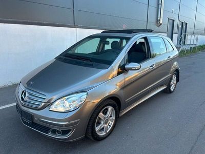 Mercedes B200