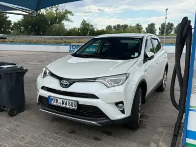 Second-hand Toyota RAV4 Edition-S 197 CP (144 kW) 2018 Alb SUV