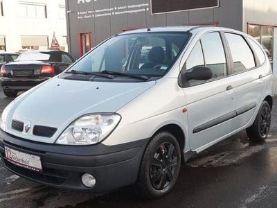 Silber Gebraucht 2001 Renault Scénic Expression Van / Kleinbus | 2.700 €