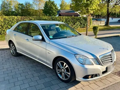 Usata Mercedes E220 170 CV (125 kW) 2009 Argento Berlina