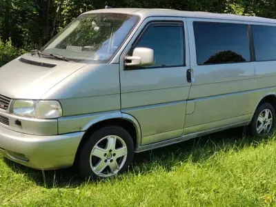 Second-hand VW Caravelle Highline 151 CP (111 kW) 2000 Gri Van