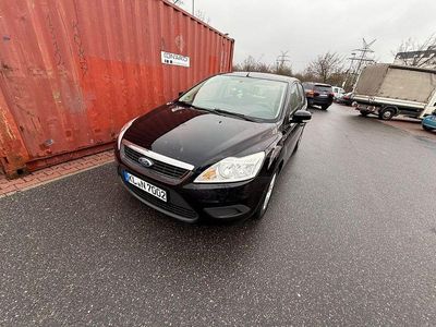 Schwarz Gebraucht 2011 Ford Focus Ambiente Limousine | 2.050 € (Guter Preis)