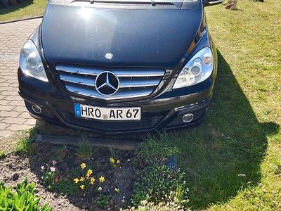Gebraucht Mercedes B180 109 PS (80 kW) 2011 Schwarz Van / Kleinbus