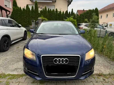 Gebraucht Audi A3 Attraction 105 PS (77 kW) 2013 Blau Limousine