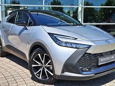 Neu Toyota C-HR 140 PS (102 kW) 2025 Silber SUV