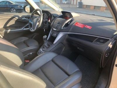 Beige Gebraucht 2014 Opel Zafira Van / Kleinbus | 3.900 €