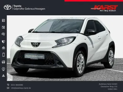 Gebraucht Toyota Aygo X X-play 72 PS (52 kW) 2023 Weiß SUV