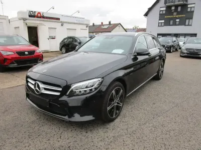 Gebraucht Mercedes 300 Avantgarde 194 PS (142 kW) 2020 Schwarz Limousine