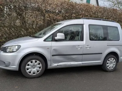 Gebraucht VW Caddy Comfortline 105 PS (77 kW) 2010 Silber Van / Kleinbus