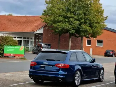 Gebraucht Audi A4 S-Line 204 PS (150 kW) 2013 Blau Kombi