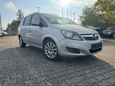 Silber Gebraucht 2009 Opel Zafira Innovation Van / Kleinbus | 2.999 € (Guter Preis)