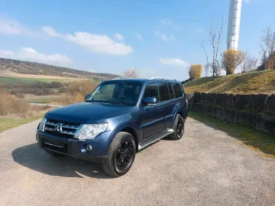 Gebraucht Mitsubishi Pajero 170 PS (125 kW) 2008 Blau SUV