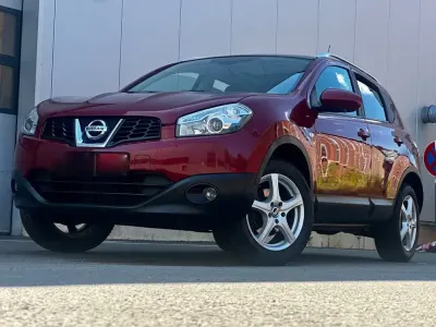 Gebraucht Nissan Qashqai I-Way 141 PS (103 kW) 2013 Rot SUV
