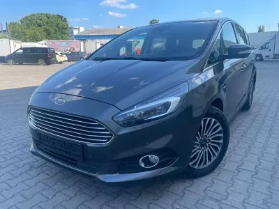 Gebraucht Ford S-MAX Titanium 150 PS (110 kW) 2019 Grau Van / Kleinbus