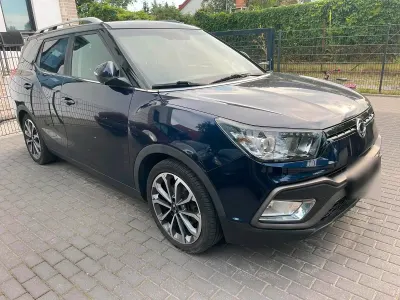 Gebraucht SsangYong XLV 120 PS (88 kW) 2016 Blau SUV