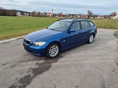 Gebraucht BMW 318 129 PS (94 kW) 2007 Blau Kombi