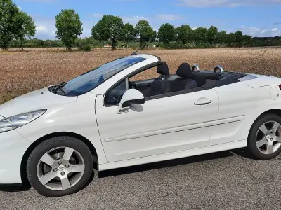 Gebraucht Peugeot 207 CC Filou 120 PS (88 kW) 2012 Weiß Cabrio