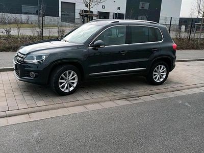 Gebraucht VW Tiguan LOUNGE 184 PS (135 kW) 2015 Grau SUV
