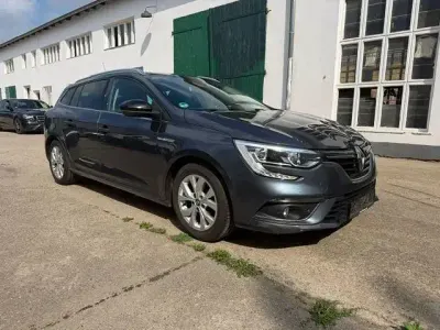 Gebraucht Renault Mégane GrandTour LIMITED 116 PS (85 kW) 2019 Grau Kombi