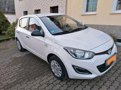 Gebraucht Hyundai i20 Trend 86 PS (63 kW) 2013 Weiß Kleinwagen