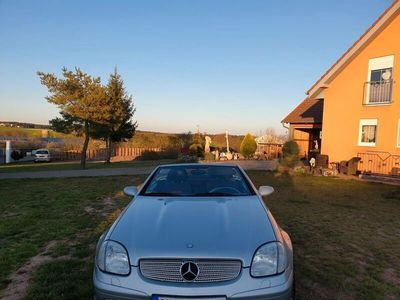 Gebraucht Mercedes SLK230 193 PS (141 kW) 1997 Silber Cabrio