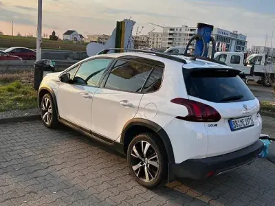 Gebraucht Peugeot 2008 Allure 120 PS (88 kW) 2017 Weiß SUV
