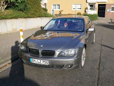 BMW 750