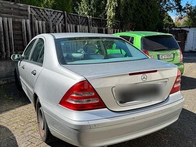 Mercedes C180