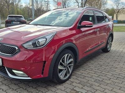 Second-hand Kia Niro Spirit 105 CP (77 kW) 2017 Roșu SUV