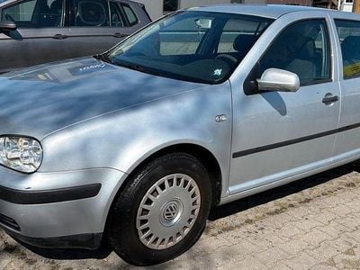 Usata VW Golf IV 75 CV (55 kW) 2003 Argento Berlina