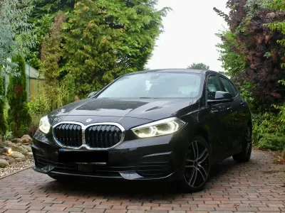 Gebraucht BMW 118 Advantage 136 PS (100 kW) 2022 Schwarz Limousine