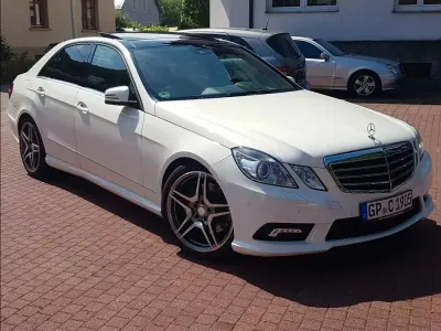 Gebraucht Mercedes E500 AMG 388 PS (285 kW) 2011 Weiß Limousine