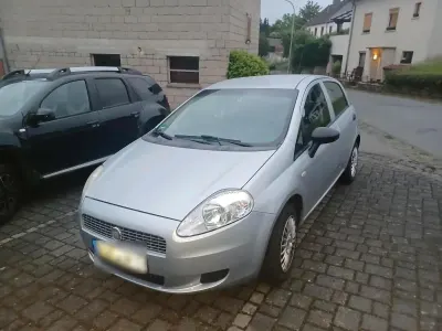 Gebraucht Fiat Grande Punto 77 PS (56 kW) 2011 Silber Kleinwagen