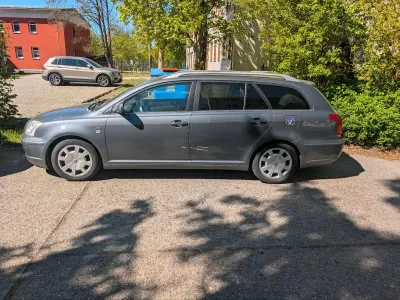 Gebraucht Toyota Avensis 115 PS (84 kW) 2005 Grau Kombi