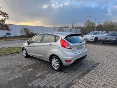 Gebraucht Ford Fiesta 75 PS (55 kW) 2015 Silber Kleinwagen