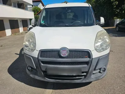 Gebraucht Fiat Doblò 105 PS (77 kW) 2010 Weiß Van / Kleinbus