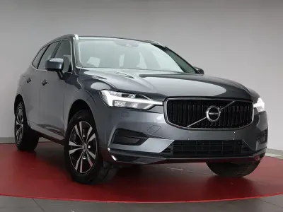 Gebraucht Volvo XC60 Momentum 190 PS (139 kW) 2020 Grau SUV